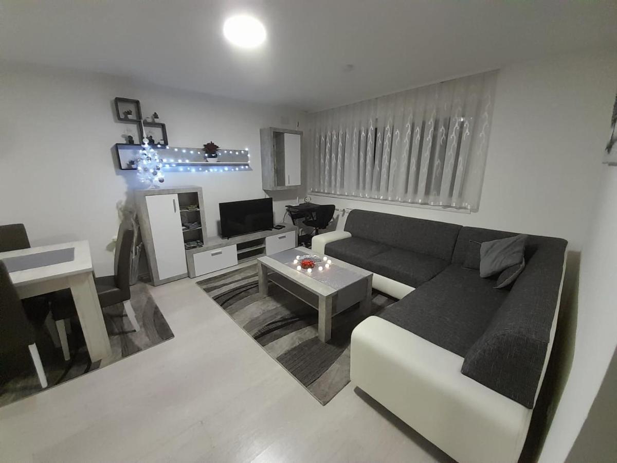 Apartman Lela Karlovac Exterior photo